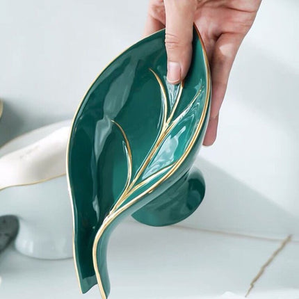 Bladformet såpeholder i grønn keramikk